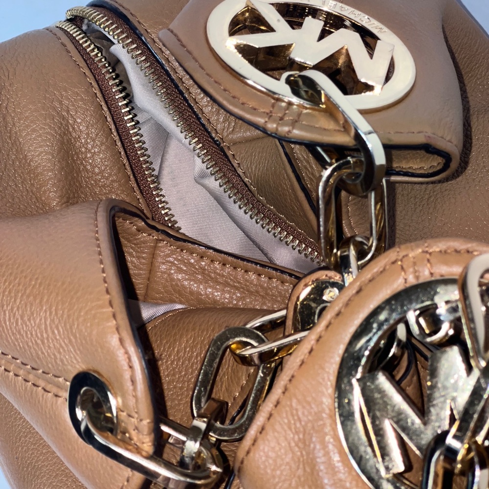 Michael Kors Large Fulton Triple Compartment Hobo Leather Shoulder Bag - Picture 12 of 16